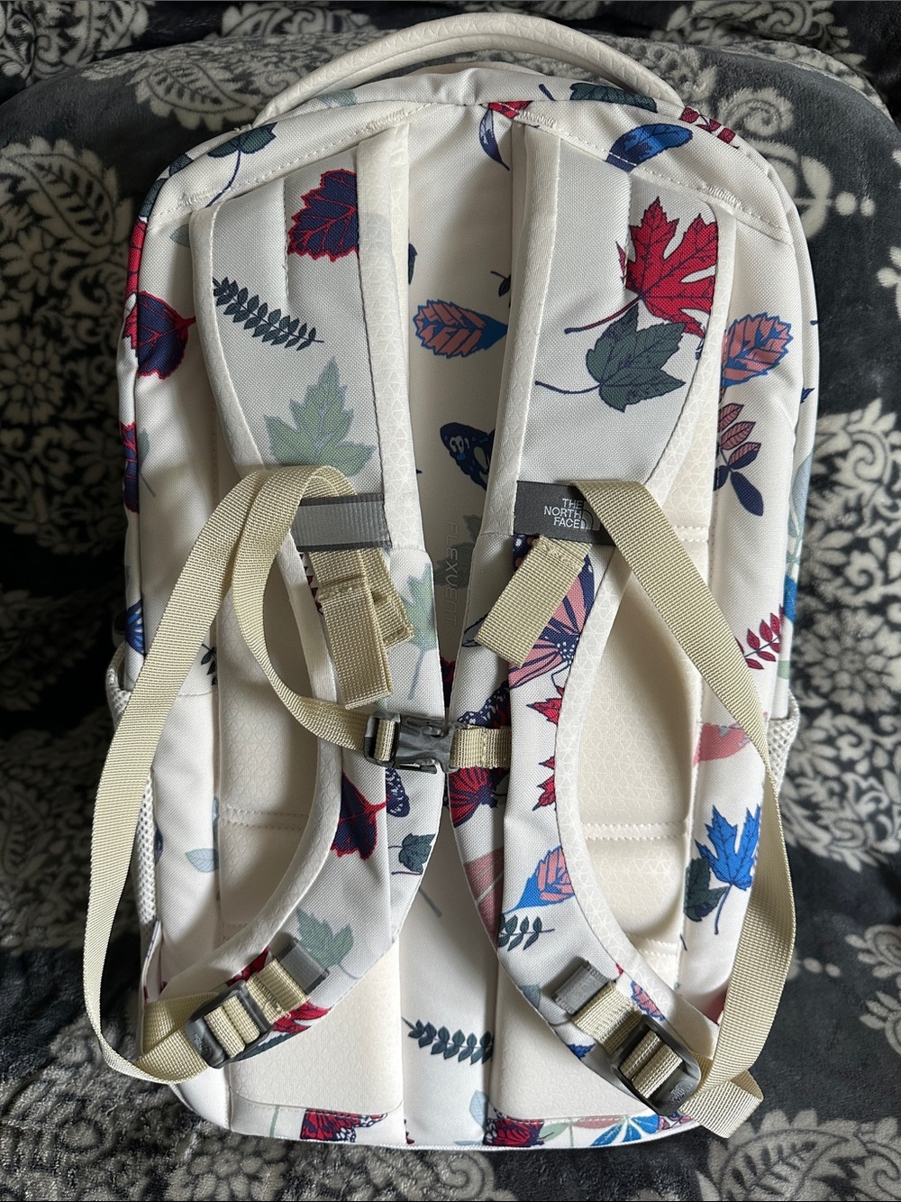 The north face great shape white Jester gardenia floral leaf print backpack - Picture 3 of 10